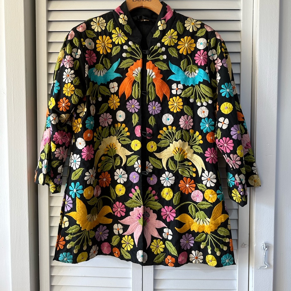 Vintage mandarin collar jacket beautiful floral embroidery front and back
